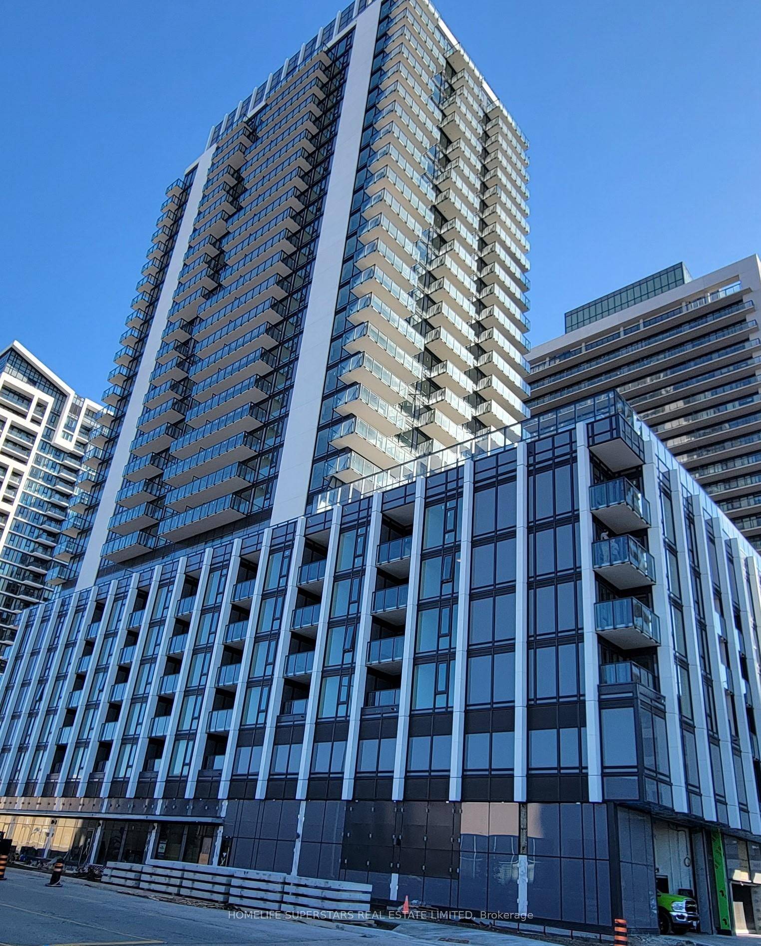 Brand new. 1 plus 1 bathrooms.