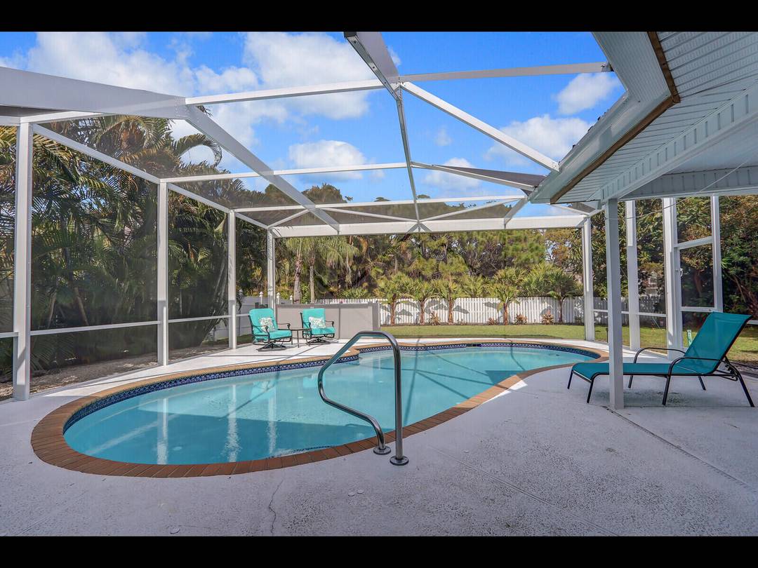 THIS AMAZING RENTAL IS ONLY AVAILABLE MAY 1 THROUGH DECEMBER 1 !