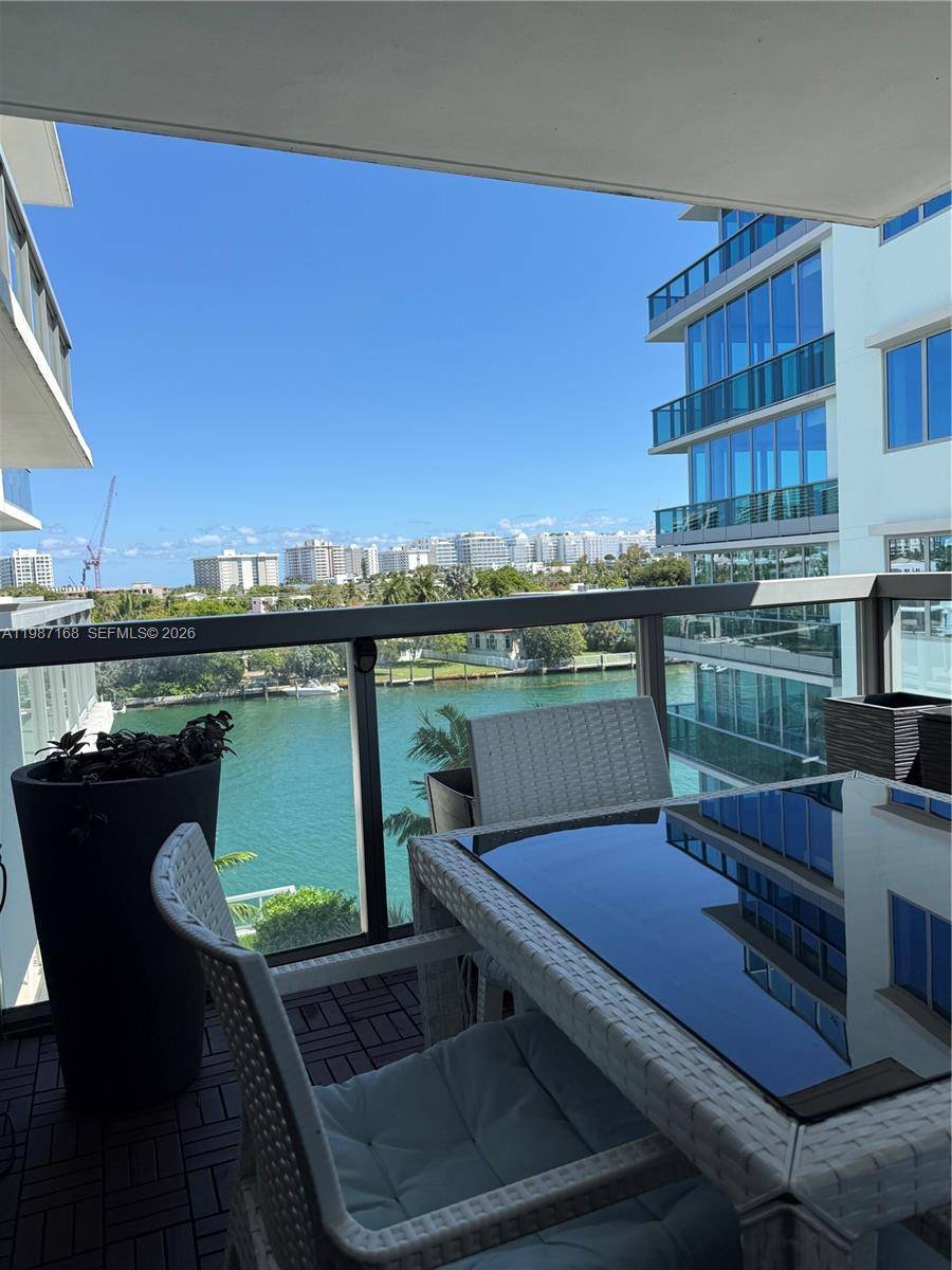 Step into coastal living with this beautifully appointed 2 bedroom with den converted into 3rd bedroom, spacious and bright unit.