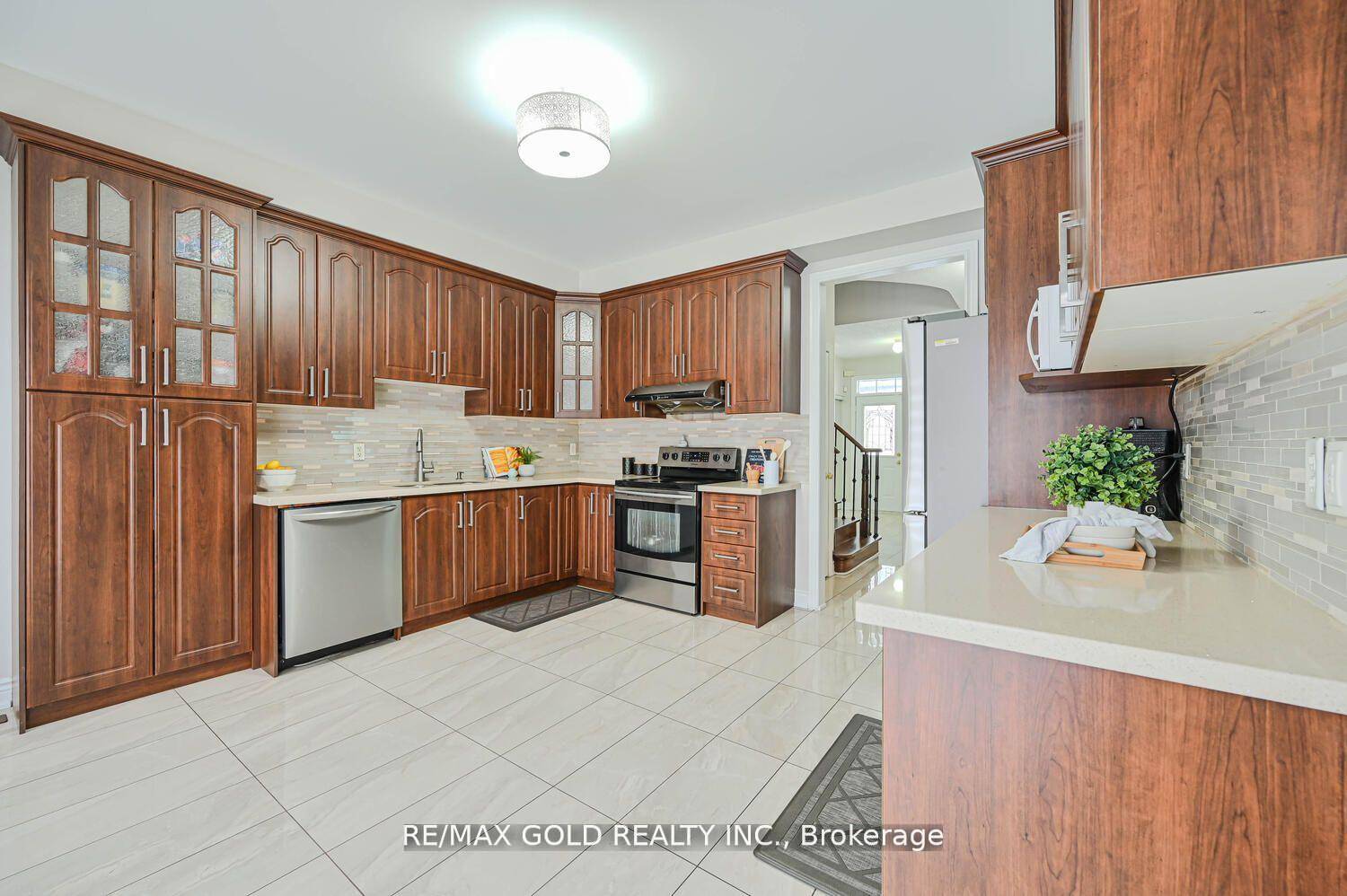 This Fully Detached Home Situated On The Prime Ready To Move.