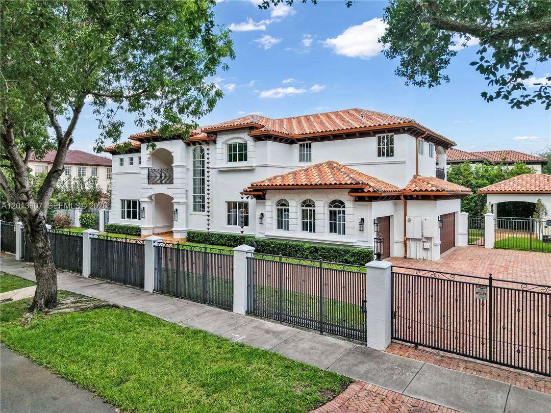 Private amp ; Gated 5 Bed 6.