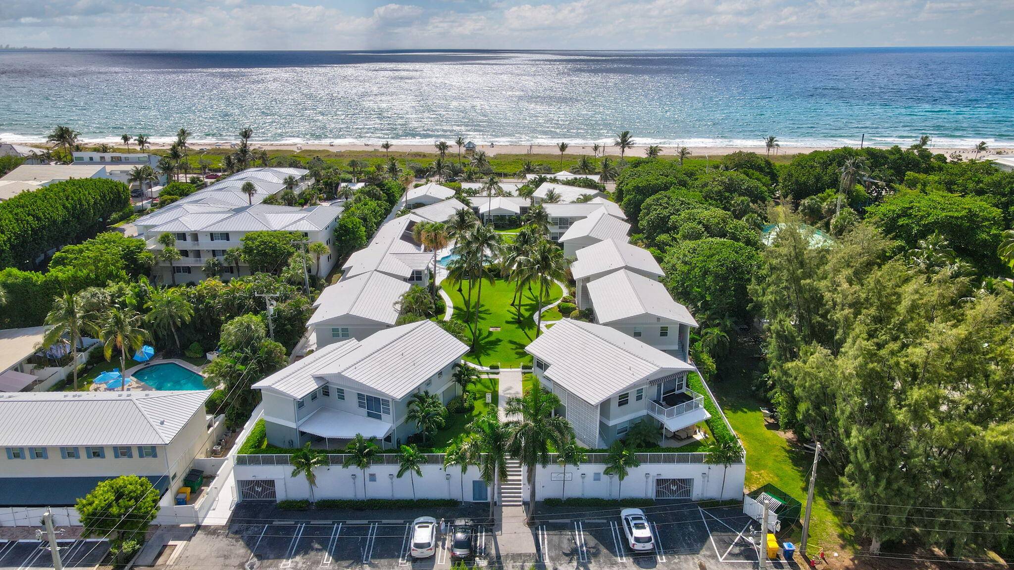 2BR 2BA condo Professionally renovated in 2025 at Lanikai Villas.