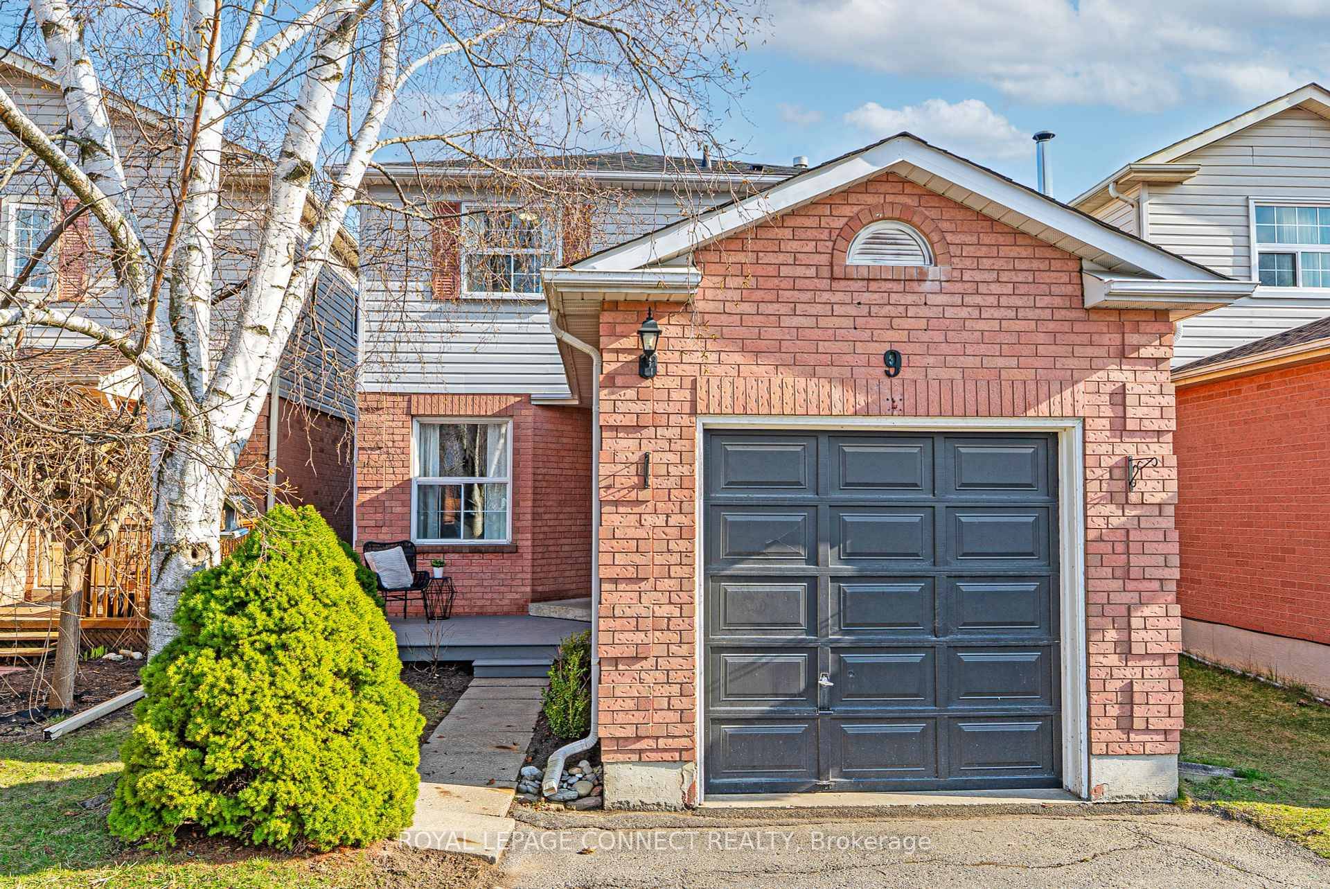 Welcome home ! This charming 3 bedroom home is perfect for first time buyers, families, or those looking to downsize.