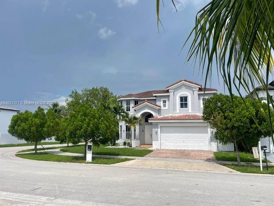 Great single family home in Blue Waters !