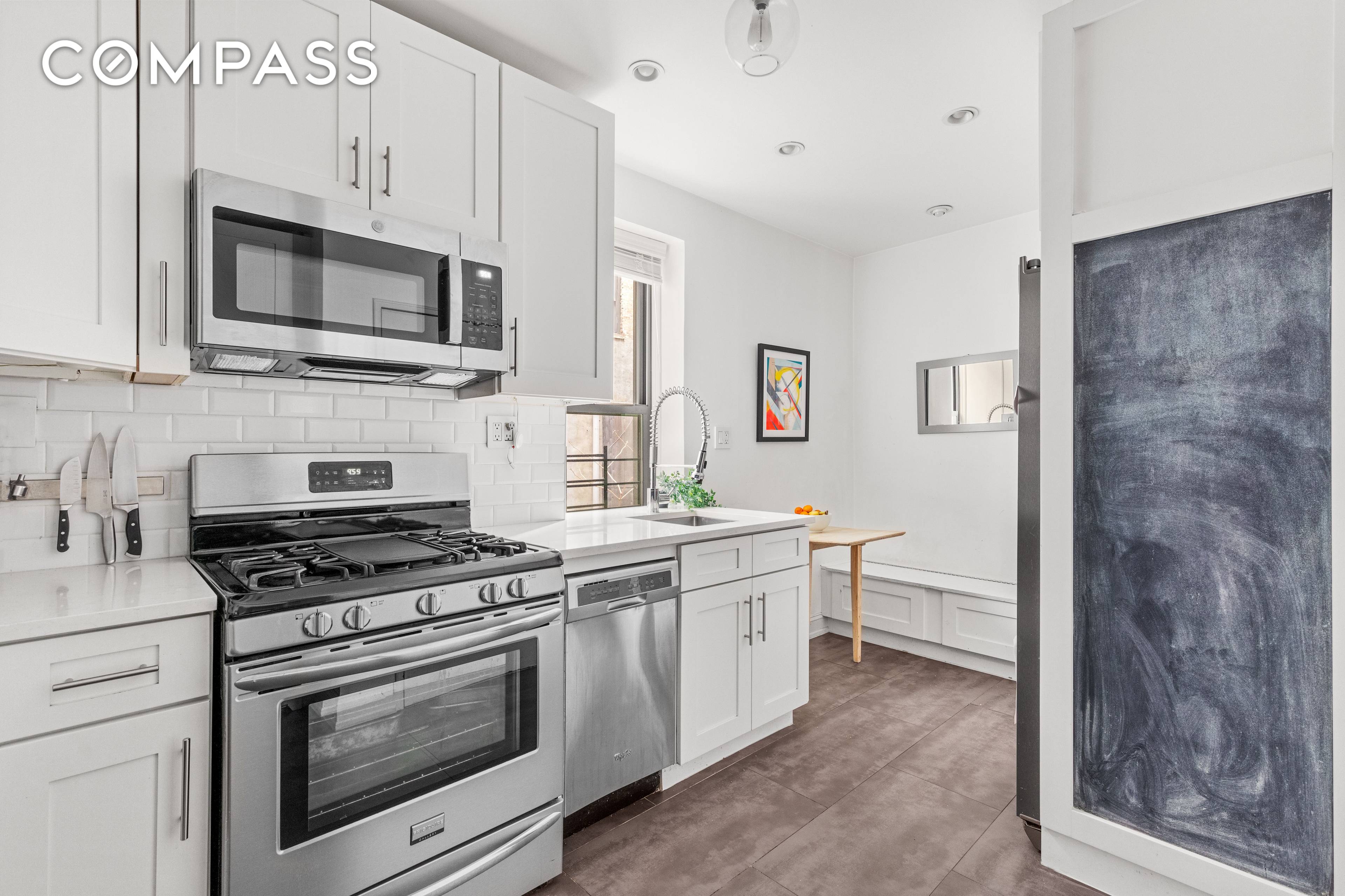 Welcome home ! This spacious light filled, ground floor 2 bedroom in prime Williamburg is centrally located near everything you love about the area, yet still quiet at the back ...