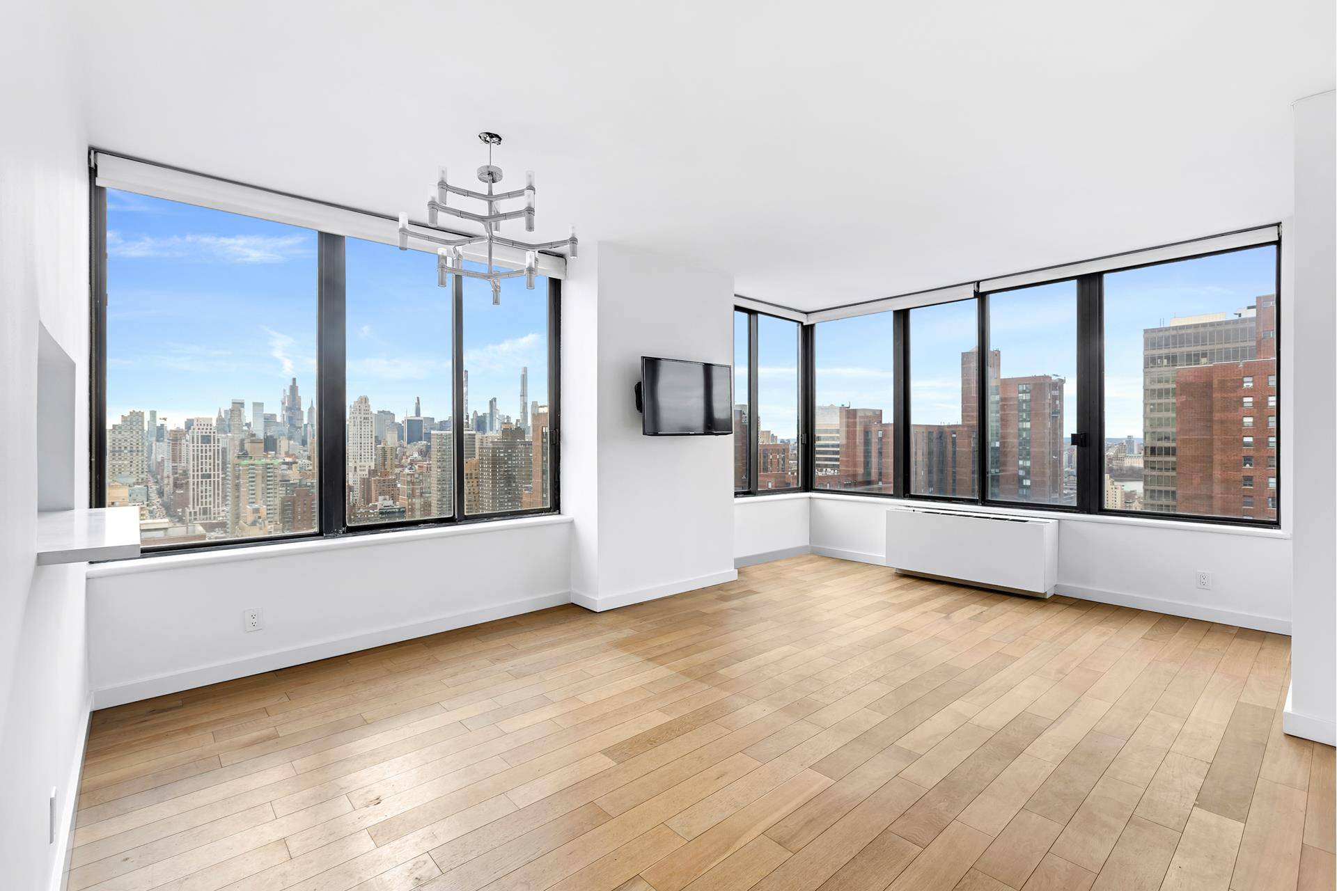XXX MINT 2 BED 2 BATH WITH PANORAMIC VIEWS FACING SOUTH amp ; WEST !