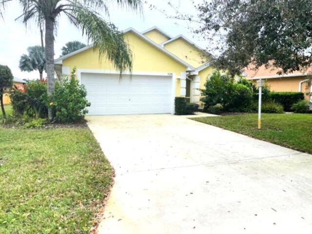 Come and see this beautiful 3 bedroom 2 bath Lake View home in Hammock Cove section of Sawgrass Lakes gated community.