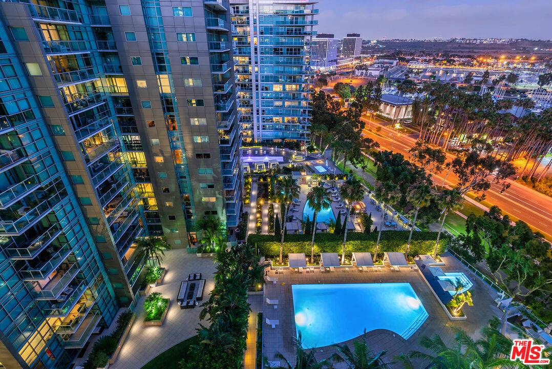 13700 Marina Pointe Dr 2BR Marina Del Rey La
