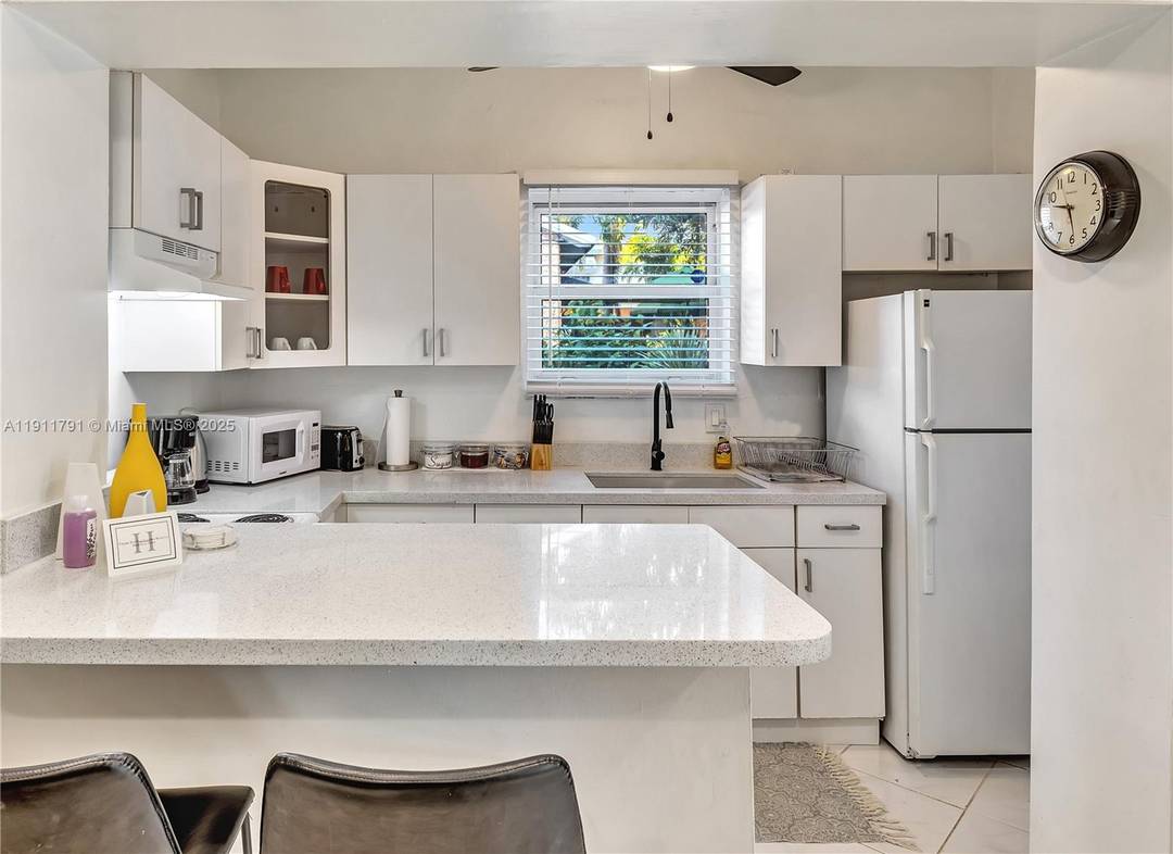 Fantastic location ! Well maintained income producing duplex, already licensed and operating as an Airbnb.