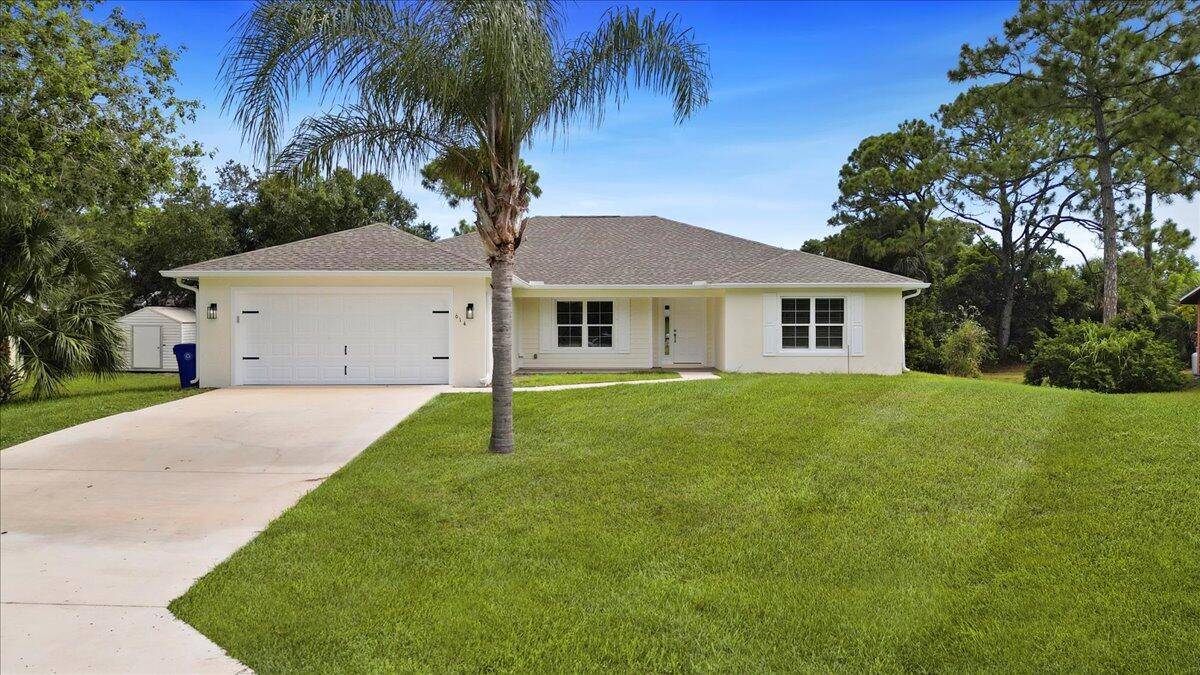 Beautiful, freshly updated 3 bedroom, 2 bath, 2 car garage home in Sebastian, Florida.