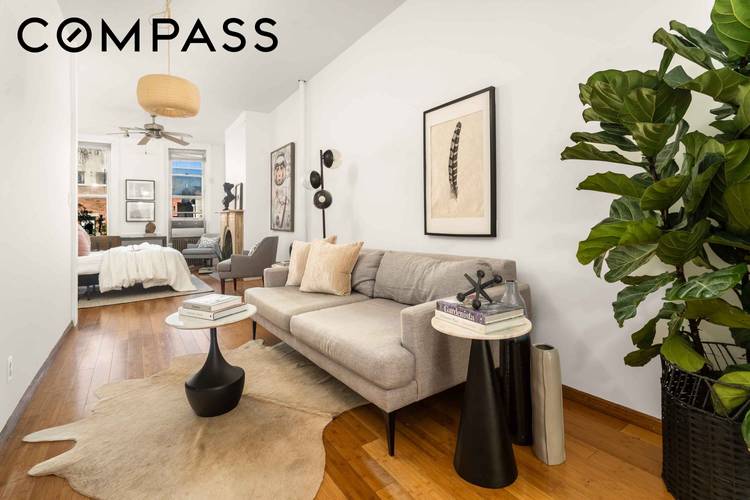 Spacious 1 Bedroom Apartment in Prime Williamsburg Location Welcome to this oversized 1 bedroom home nestled in a charming 6 unit building in the heart of Williamsburg.