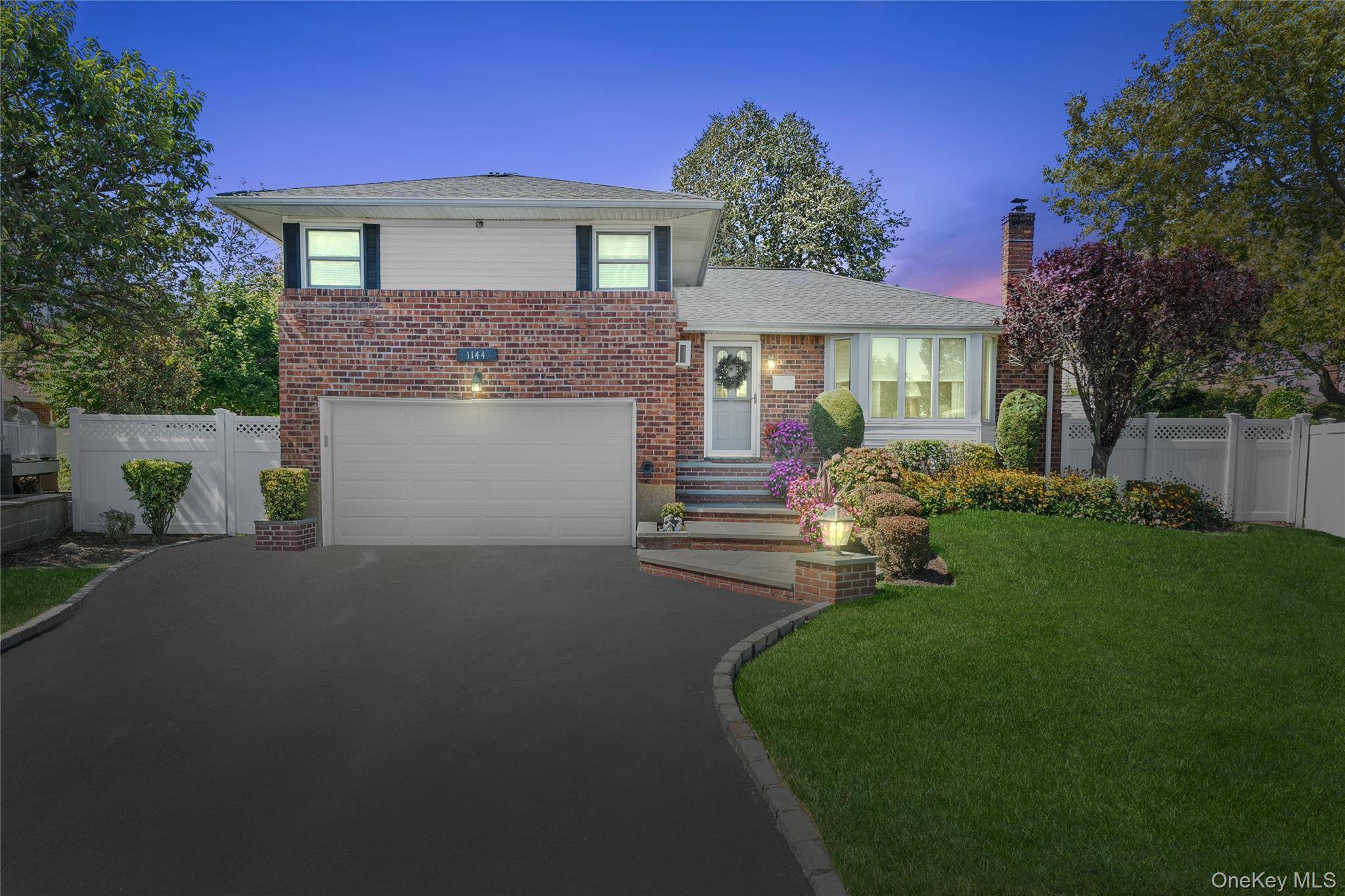 Welcome to this spacious split level home tucked away on a quiet cul de sac in Seaford with Levittown schools.