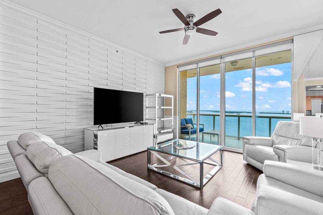 PENTHOUSE OVERLOOKING THE INTRACOASTAL !