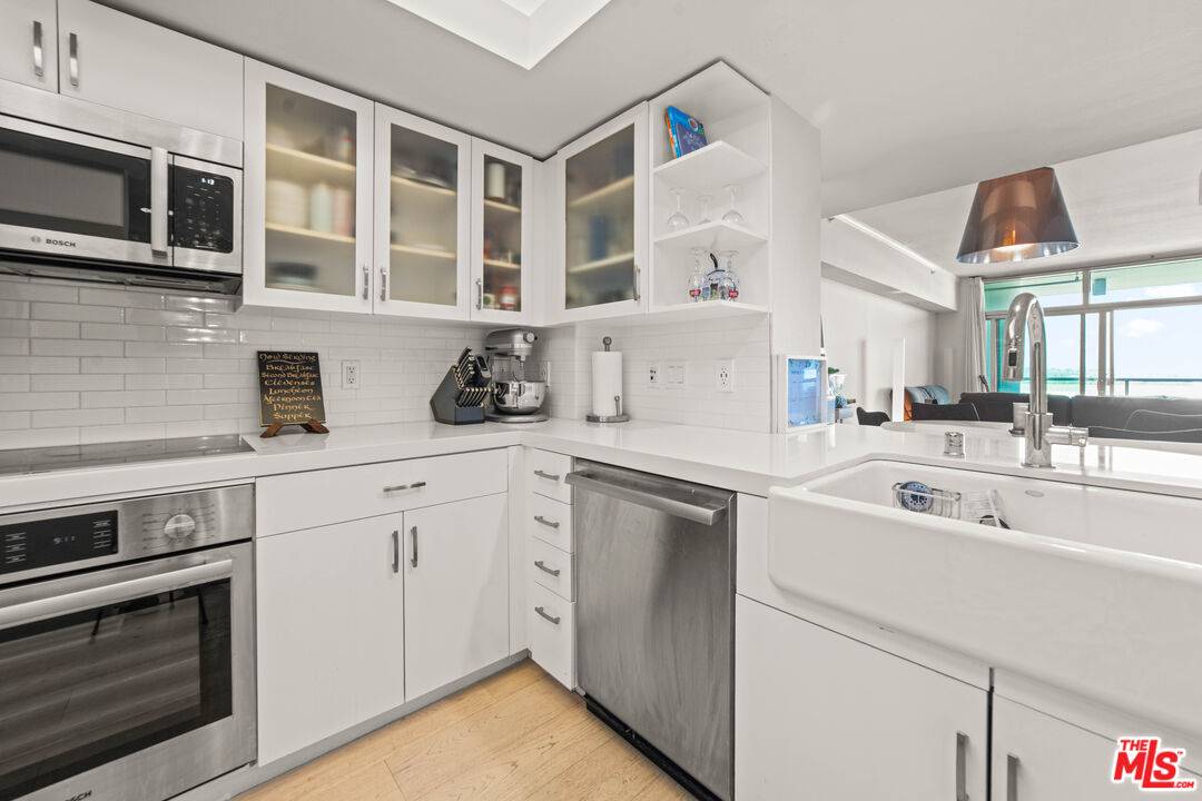 13700 Marina Pointe Dr 1BR Marina Del Rey La