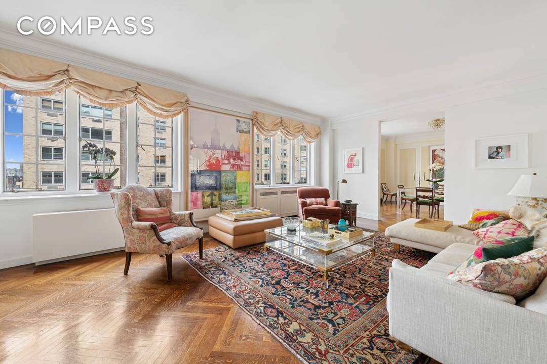 A Gracious Upper East Side Home Steps from Carl Schurz Park Move In Ready Traditional and Flexible Layout Residence 9B at 520 East 86th Street offers an exceptional opportunity on ...