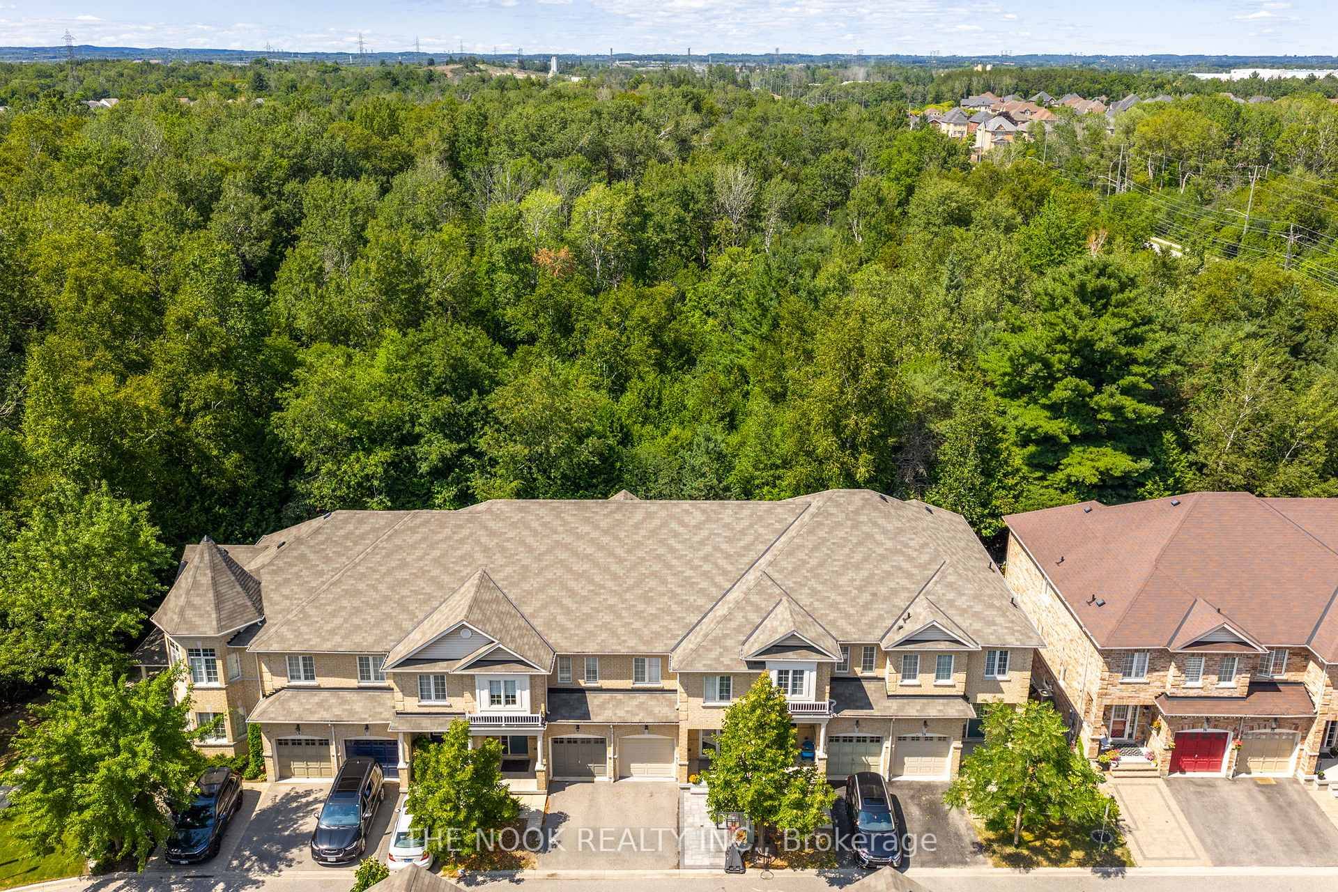 Welcome to 10 Edison Way located in North Whitby !