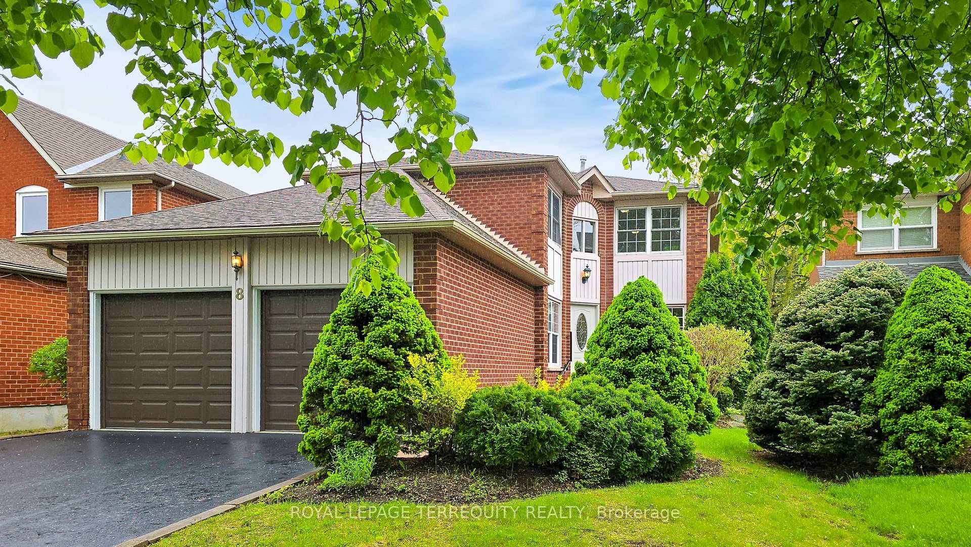 Welcome to 8 Couperthwaite Cres.