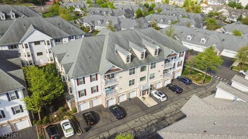 OH 5 3 CANCELLED, OFFER ACCEPTED Behind the gates of Four Seasons at Great Notch, experience effortless, elevated living in this beautifully maintained first floor residence, thoughtfully designed for comfort ...