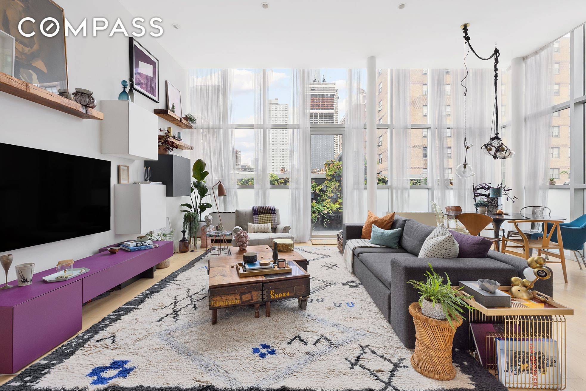 This spectacular Penthouse condo residence sits atop an early 20th century ink press warehouse in the vibrant neighborhood of West Chelsea.