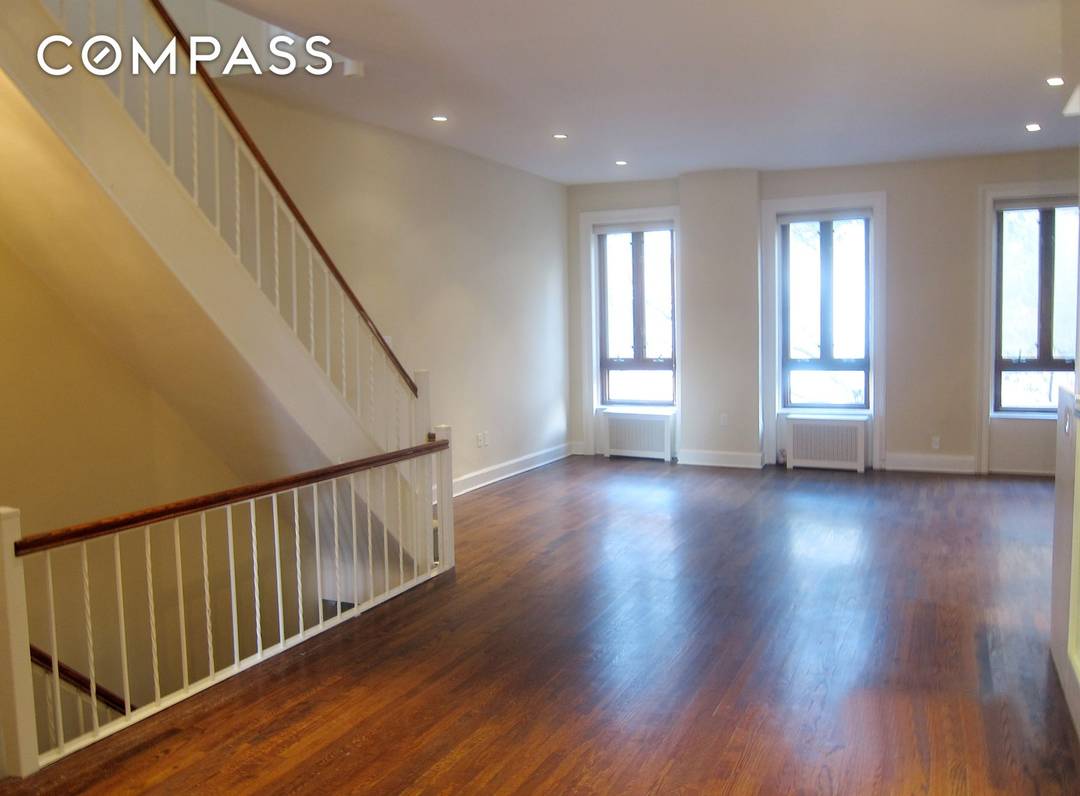 FOR INVESTORS. TENANTS IN PLACE.