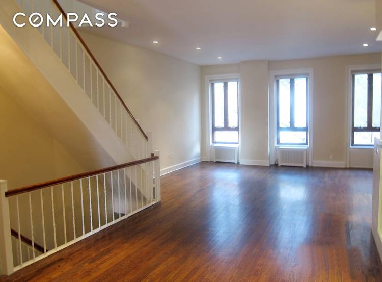 FOR INVESTORS. TENANTS IN PLACE.