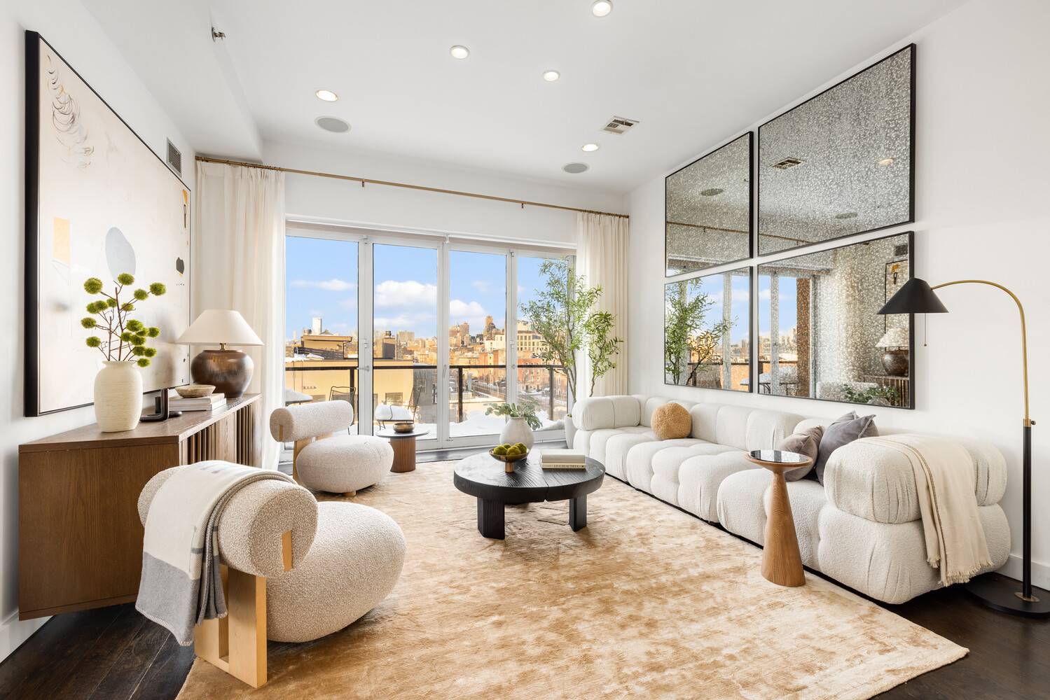 Alta is proud to announce the listing of a stunning penthouse in Brooklyn.