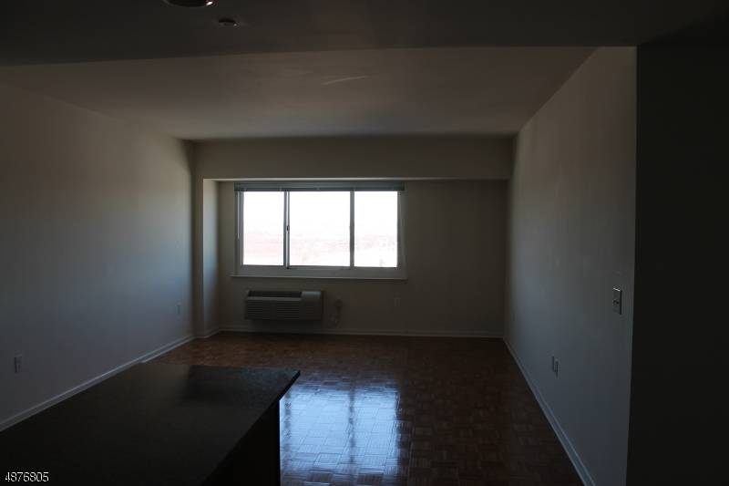 Luxury high rise living on 21st floor with phenomenal views.