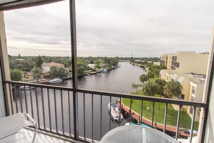 GREAT LOCATION AND TOTALLY UPGRADED COMMUNITY.
