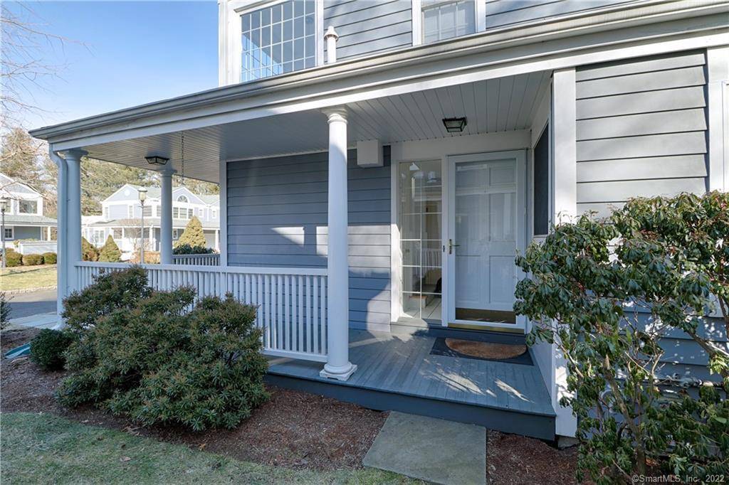Enjoy life in this sun filled townhome ideally located close to Metro North and just moments to dining, shopping, beaches and all that Westport has to offer !