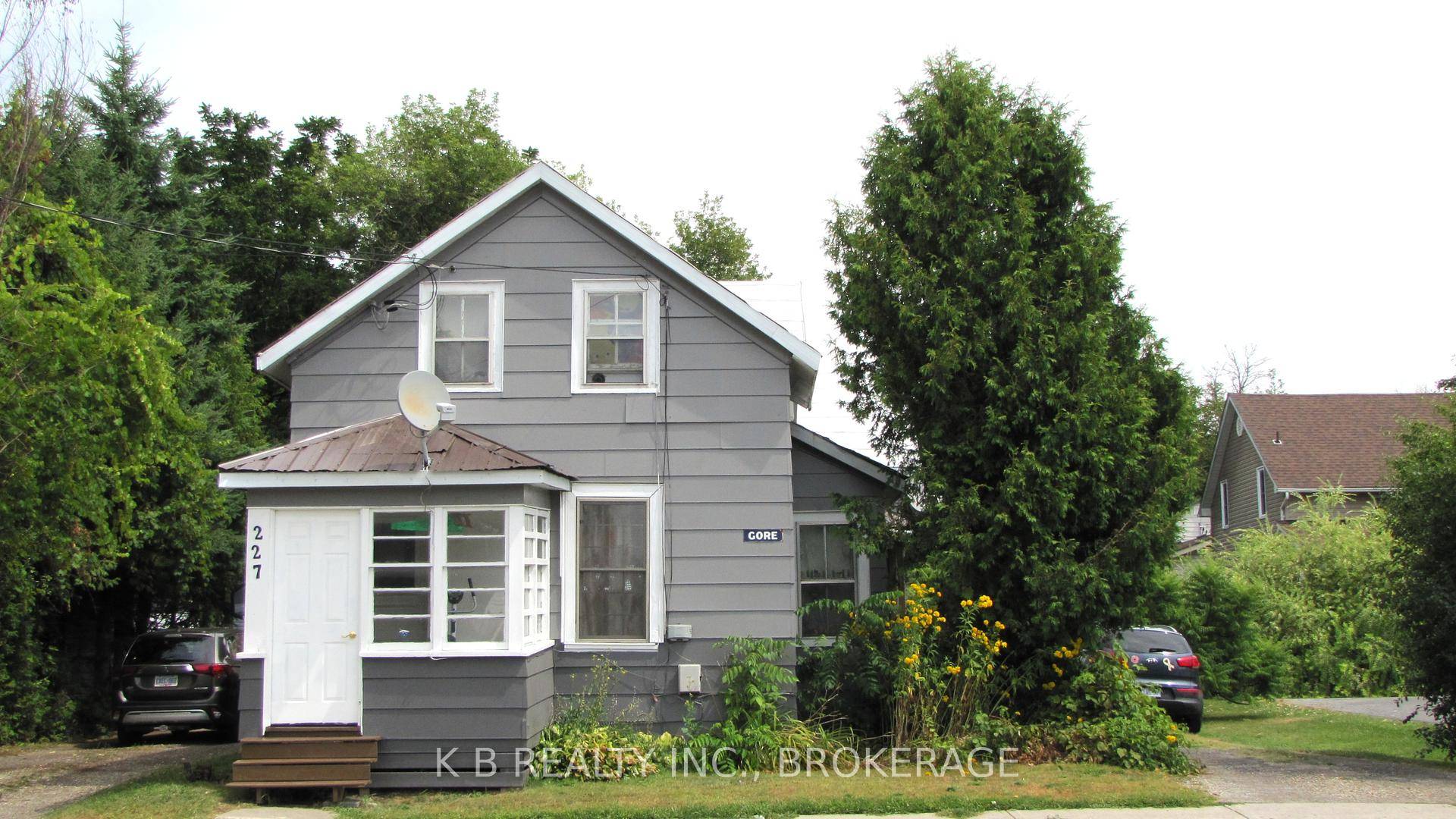 227 229 Gore Street East is a side by side two unit duplex in the heart of historic Perth, combining heritage charm with modern convenience.