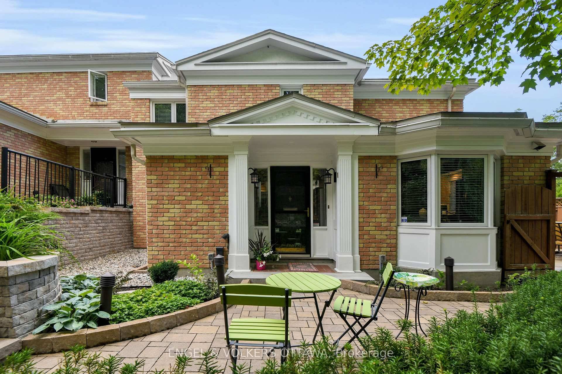 Rockcliffe House is a well established condo development in Rockcliffe Park oriented on The Pond a favourite swimming delight for many locals.