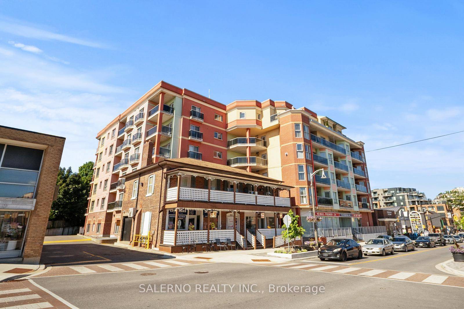Beautiful 2 Bedroom, 2 Bathroom Penthouse For Lease In The Heart Of Woodbridge !