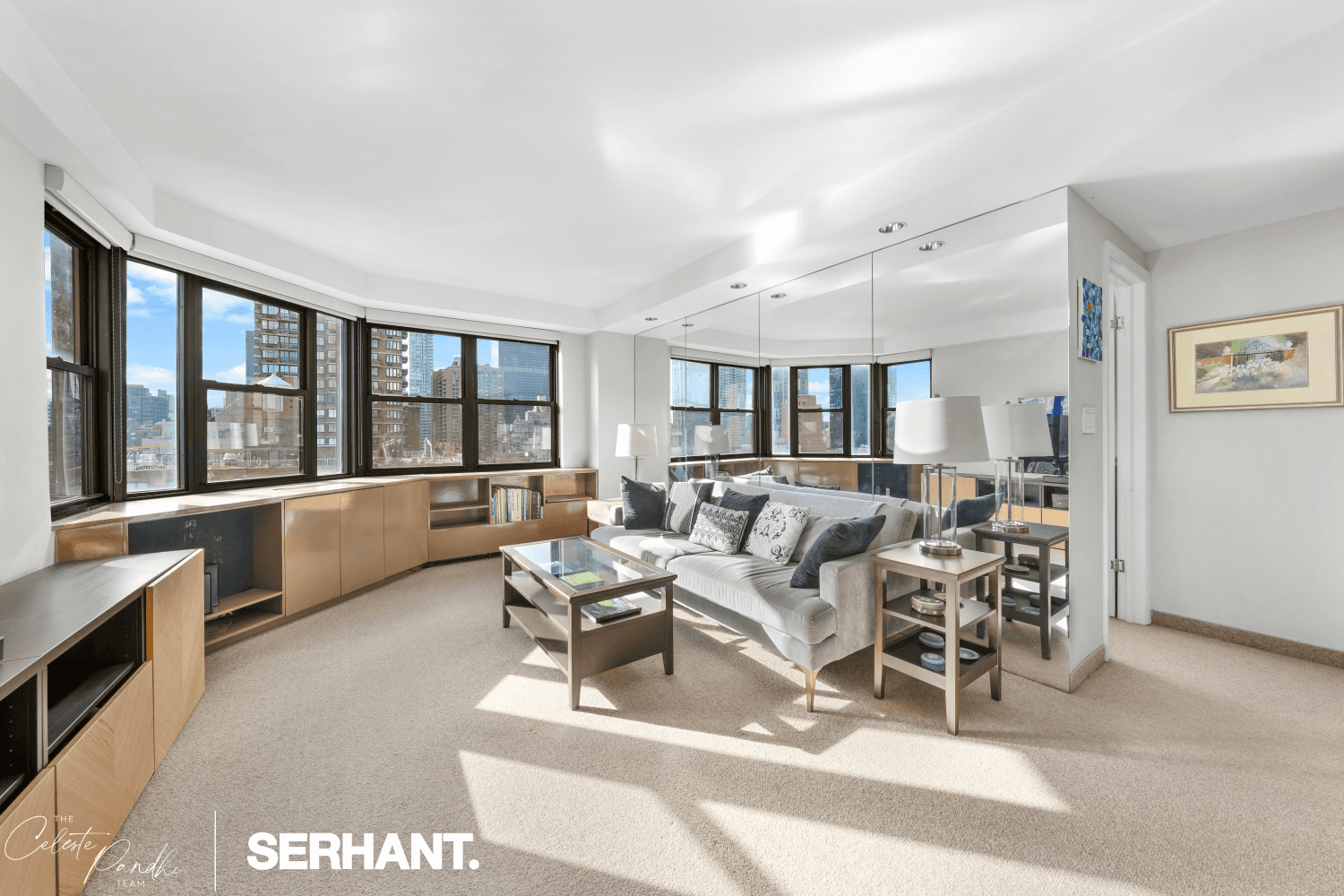 Perched on the top floor of a prime Lenox Hill building, Apartment 17E is a rare find that offers the perfect blend of space and light at an unbeatable price ...