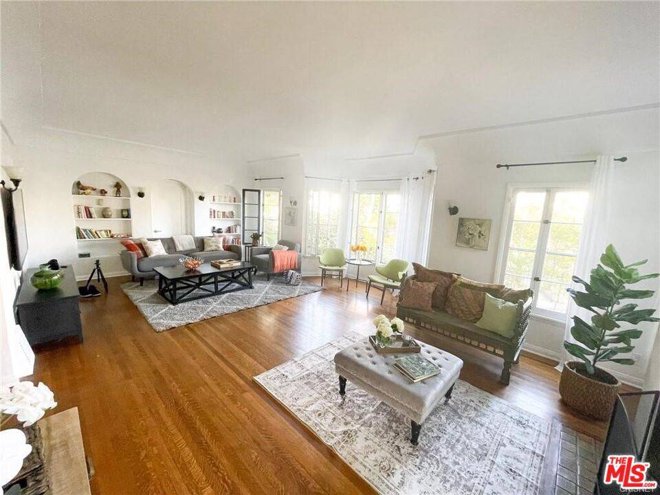 601  S Sweetzer Ave 3BR Beverly Grove La