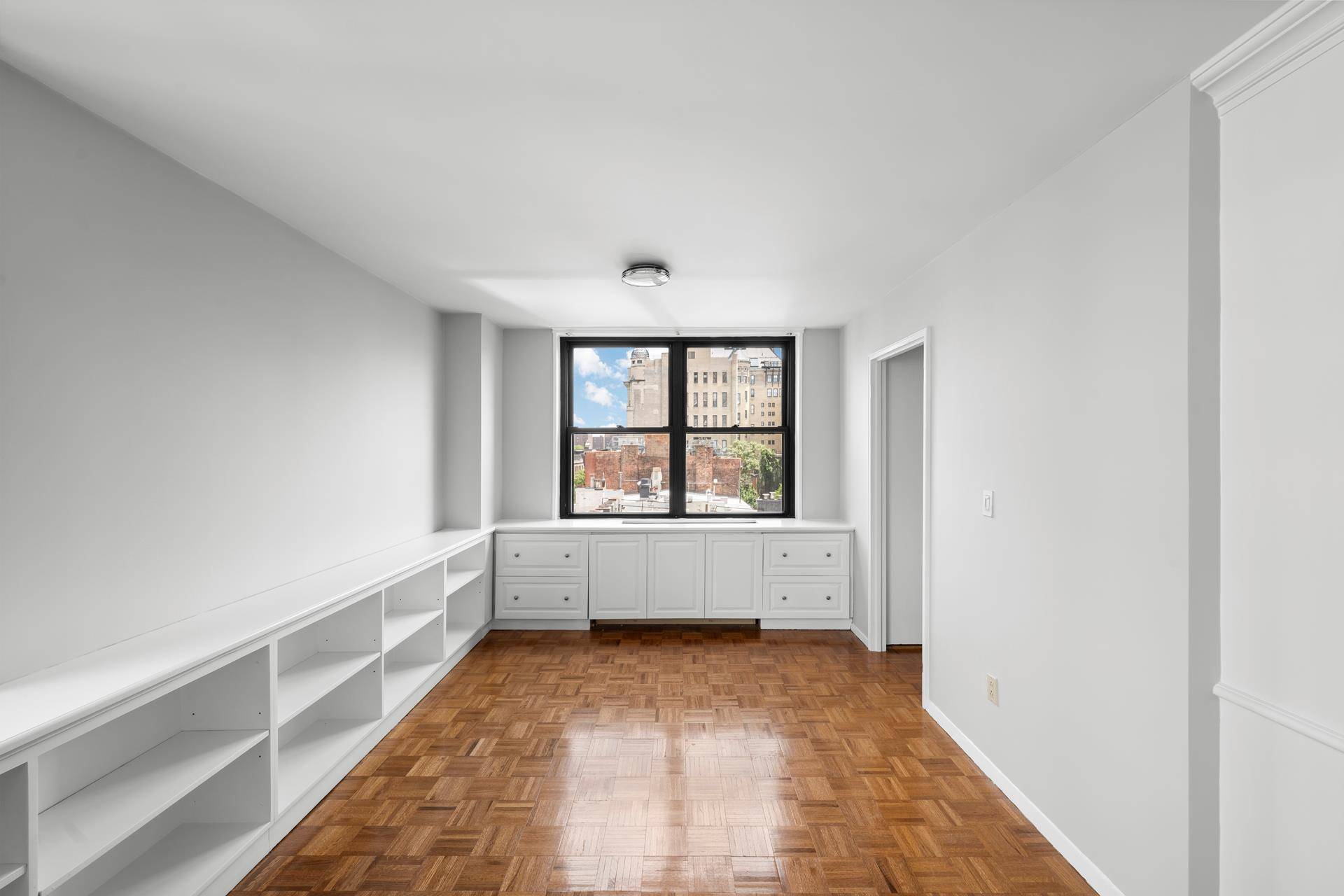 Welcome to the sought after H line at Park Towers, Gramercy's premier Co op.