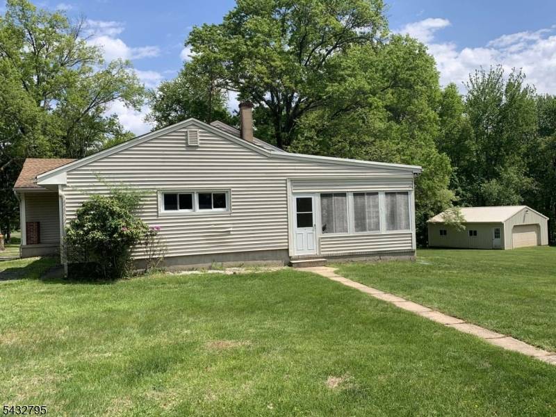 3 bedroom Ranch on 1 acre in Bridgewater ?