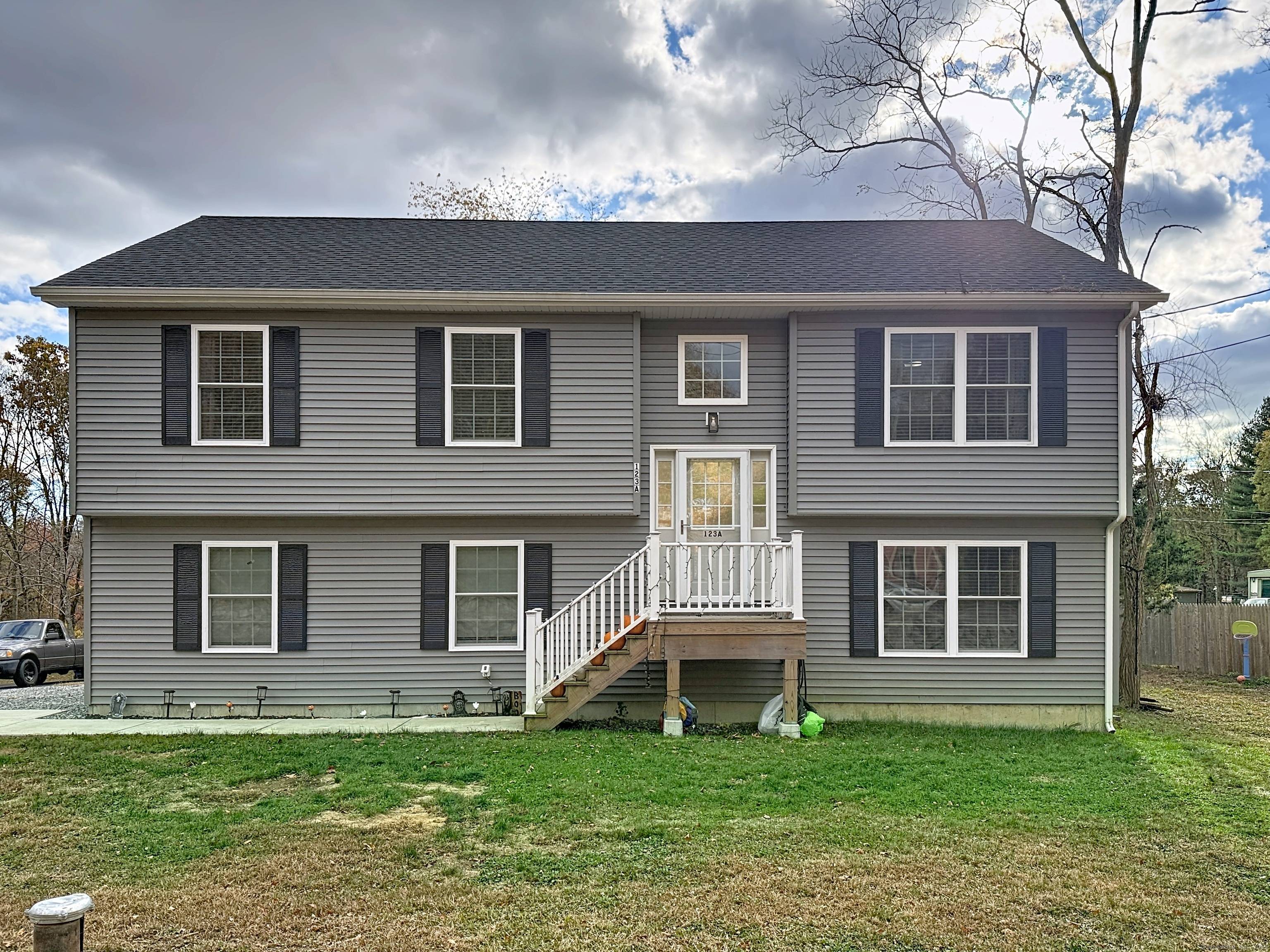 Welcome to this modern 3 bedroom, 2.