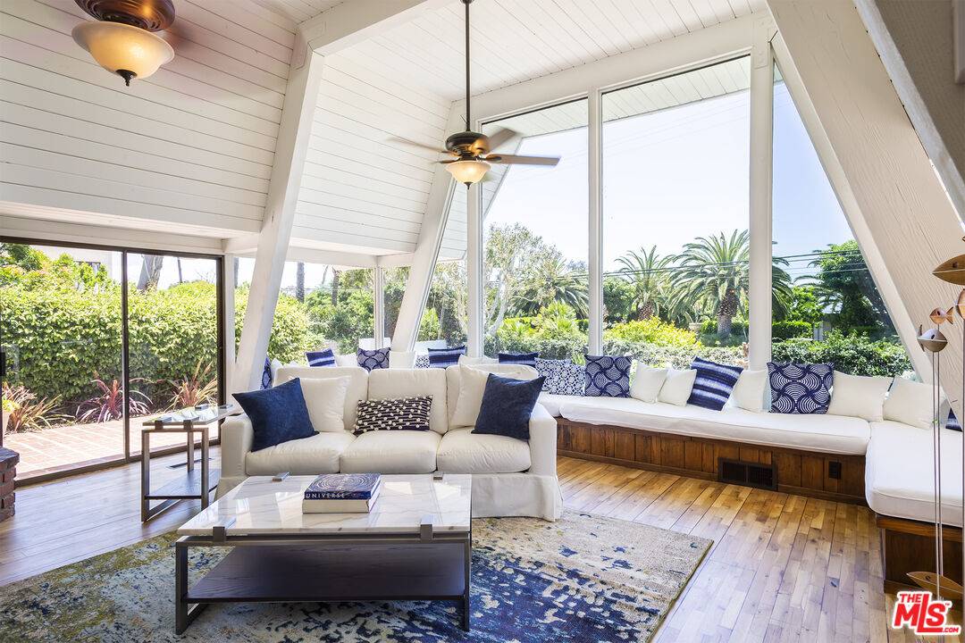 29151 Cliffside DR 4BR Malibu La