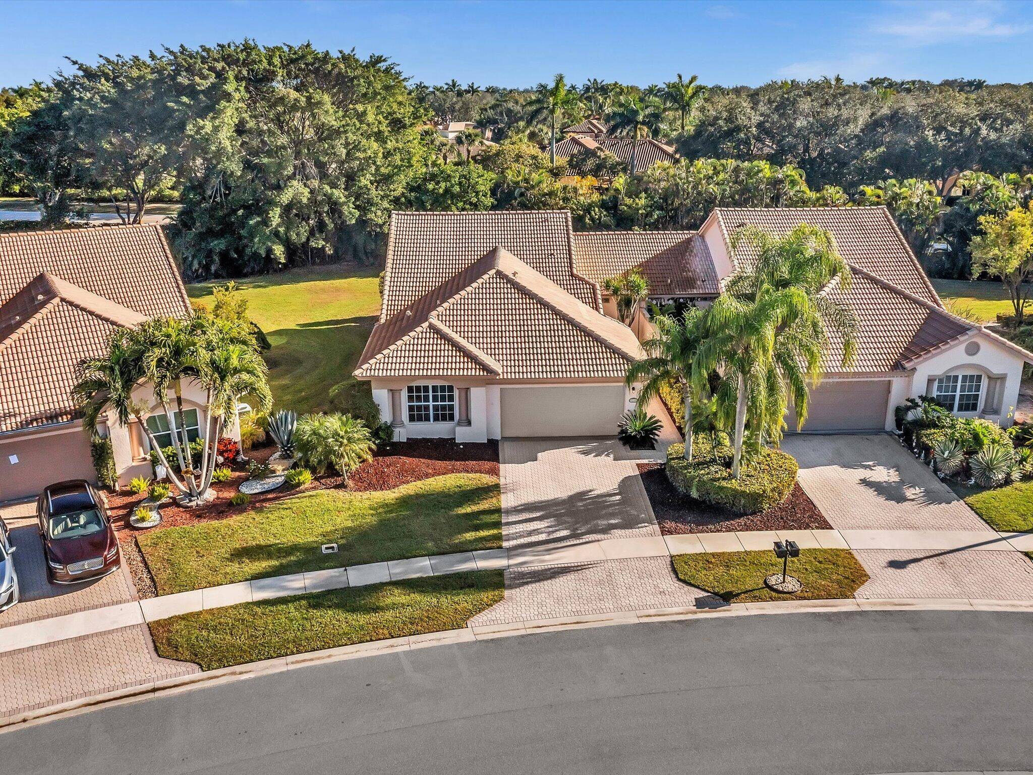 MOTIVATED SELLER ! ! ! ! This 3 bedroom, 2 bathroom immaculate move in ready villa offers the comfort and privacy of a single family home with the added perks ...