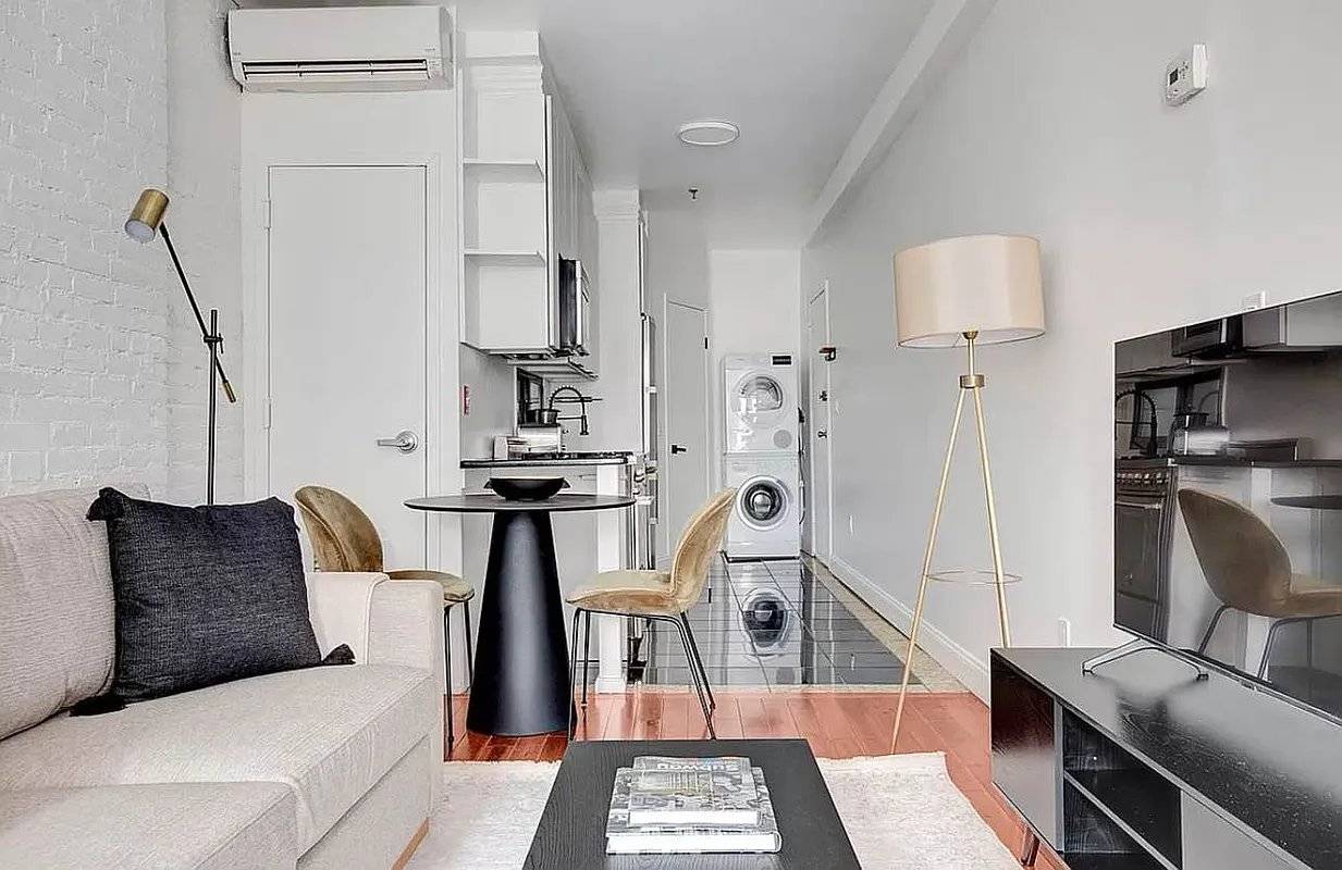Renovated 1 bedroom in West Village w in unit laundryApartment features Natural light Exposed brick King sized bedroom Modern Bath Open kitchen featuring stainless steel appliances including dishwasher amp ; ...