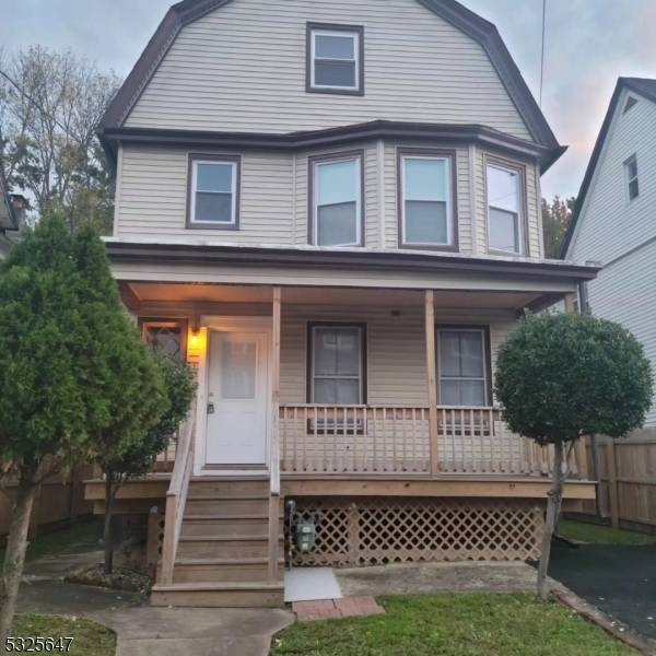 Beautiful three bedroom home ready to move in back on the market January 2025, last contract fell through.