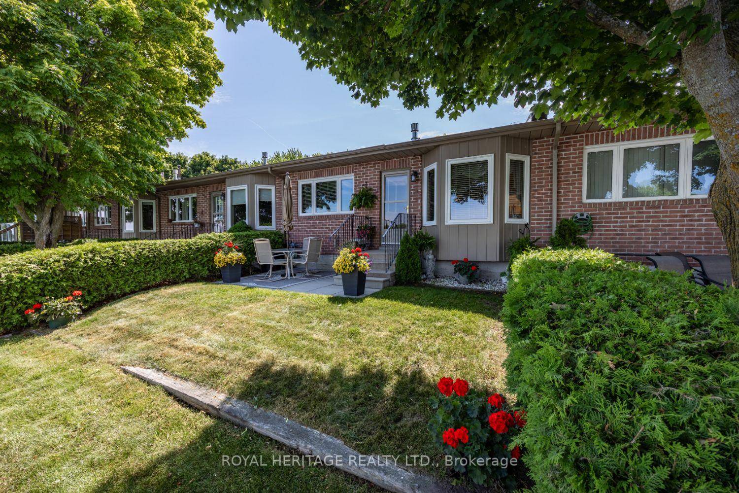 Welcome to Your Waterfront Oasis in the Heart of Port Perry !