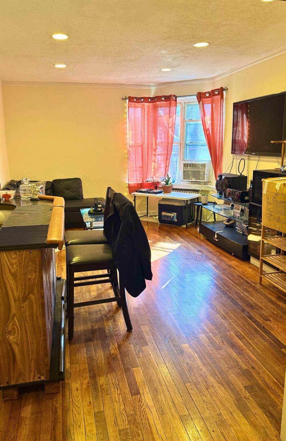 Welcome to this Investor friendly Regency Garden community, situated on a private, residential block in the heart of Flushing.