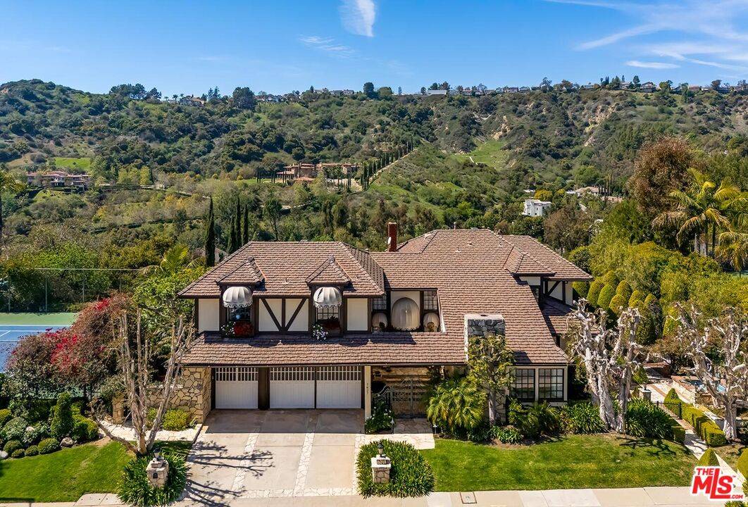 2627   Wallingford Dr 4BR Beverly Hills Post Office | B.H.P.O. La
