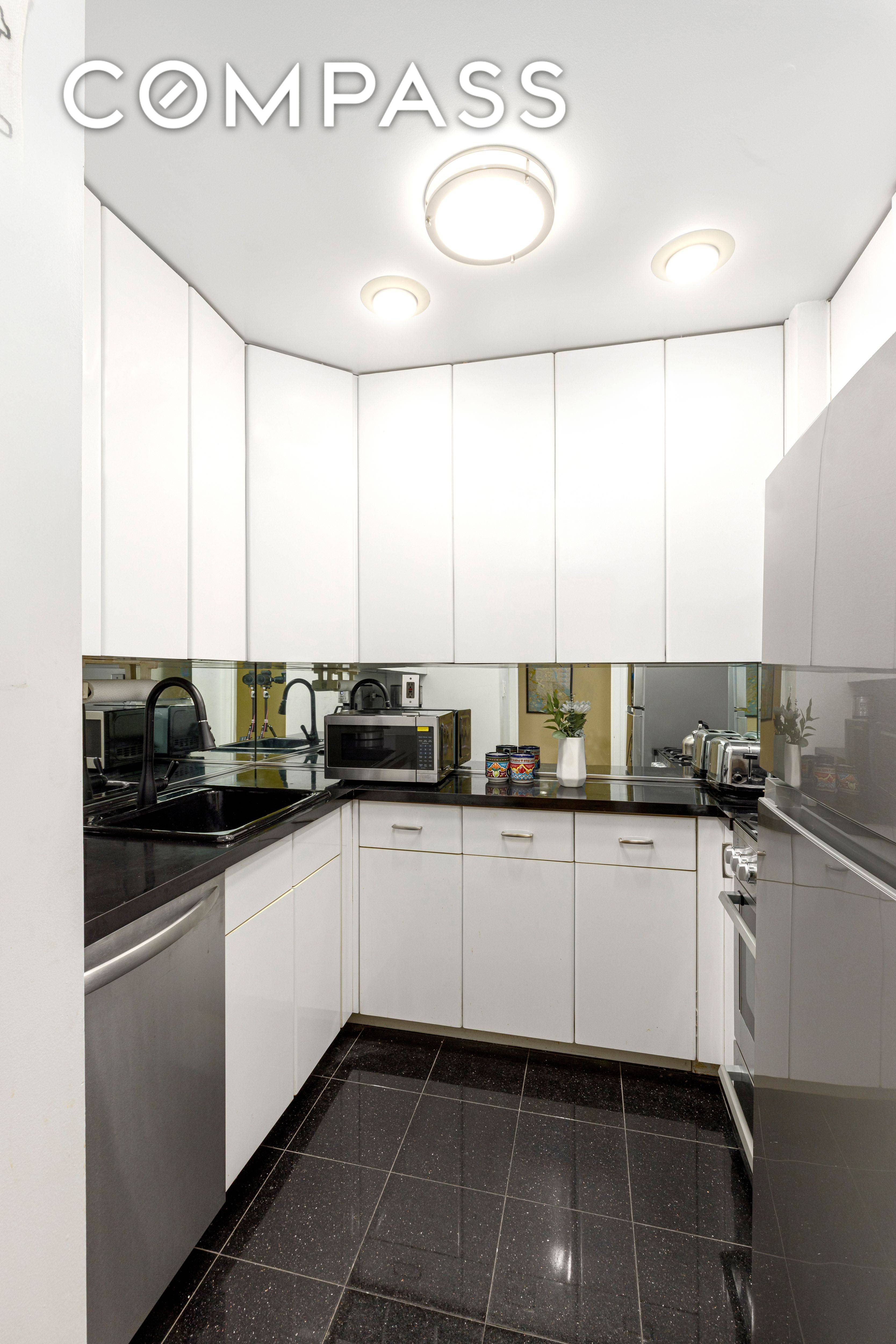 Bright 17th floor apartment with Private Balcony !