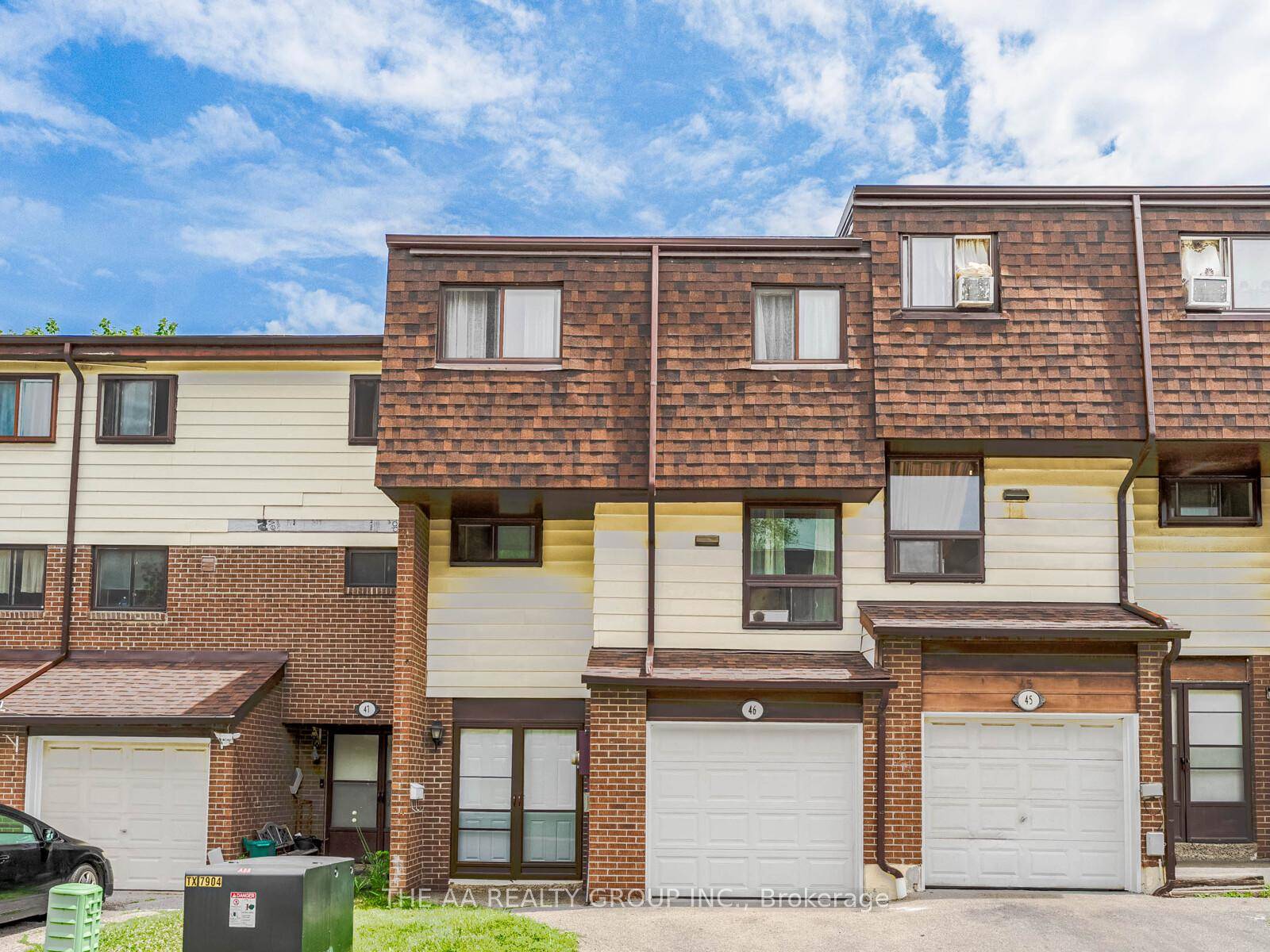 Welcome to 180 Mississauga Valley Road, Unit 46, a lovely, freshly painted three level condo townhouse with 4 1 bedrooms and 3 full bathrooms, so everyone has their own space ...