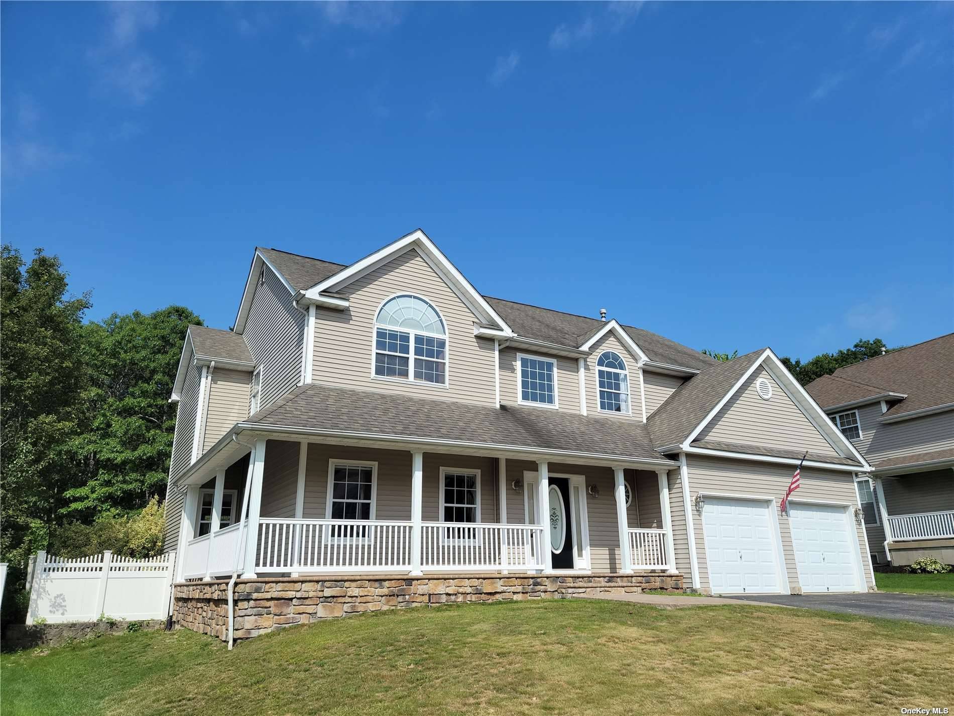 Approx 2900 Sq Ft ! Fin Bsmt, 16X32 Htd Igp W Pavers, Paved Patio, Hw Flrs In Ef, Fdr, Eik amp ; Mstr Suite.
