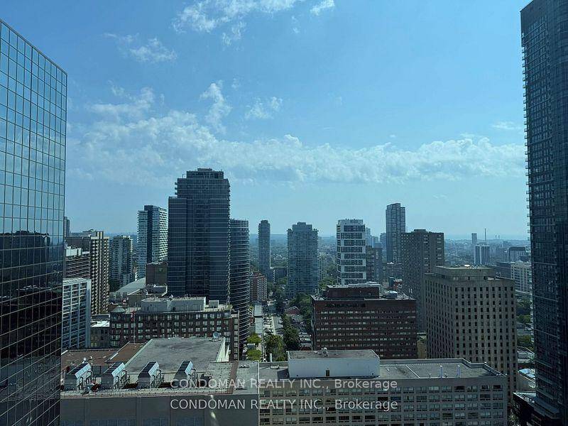 Fully Renovated Luxury Condo in Prestigious Bay Street Corridor !