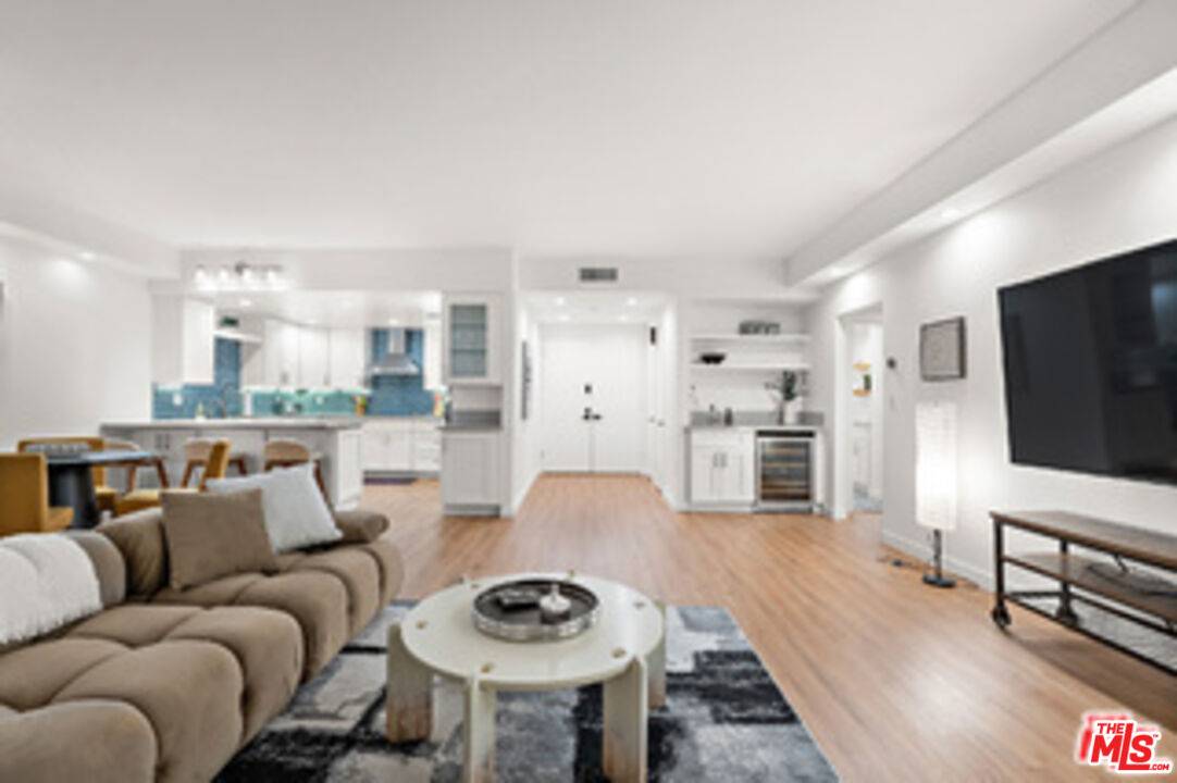 321  S San Vicente Blvd 2BR Beverly Grove La