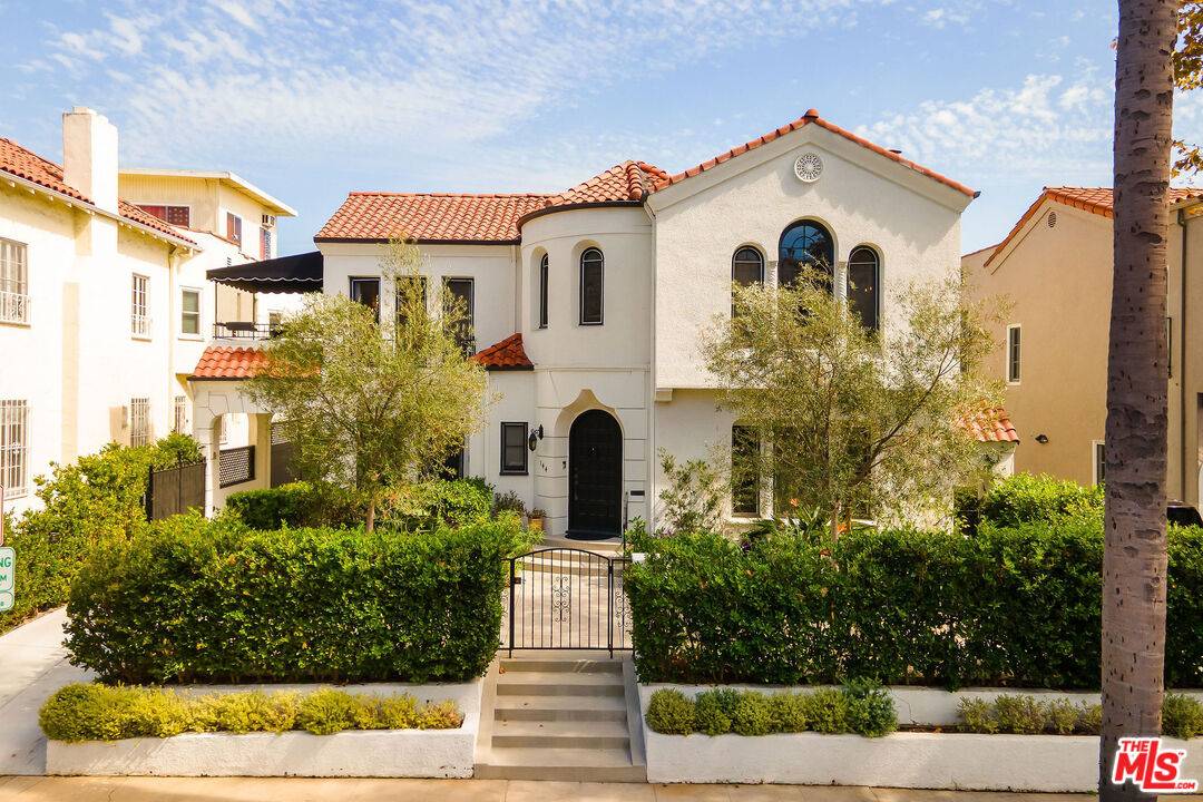 144  S Orange Dr 3BR Hancock Park La